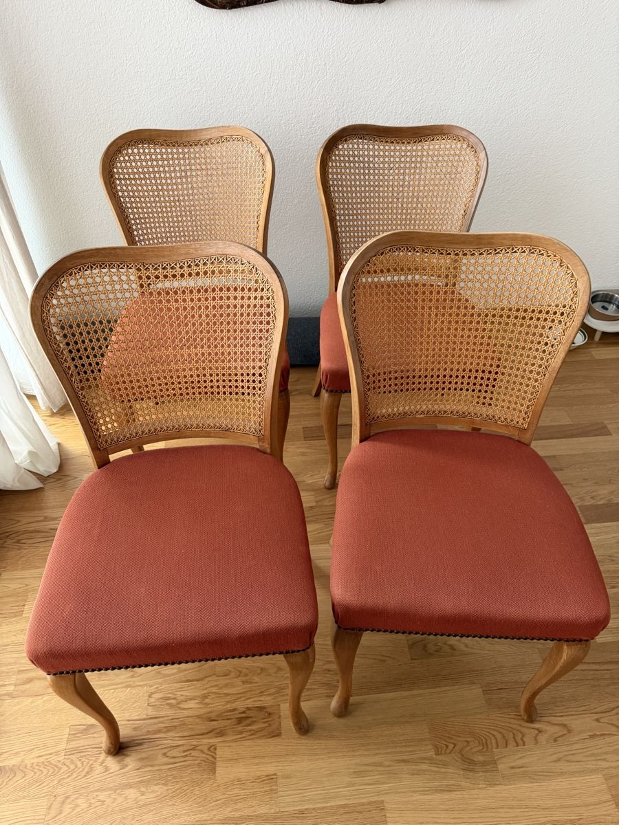 Chaises: Stühle  – D'occasion à Luzern par Waldblume.