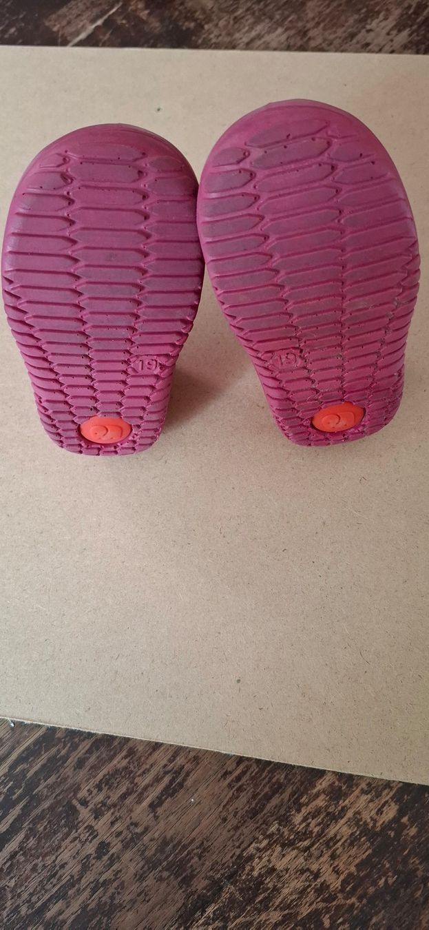 Elefanten Scarpe per ragazzi: Chaussure bébé rose, velours elefanten, Taille 19 – Usato da Lausanne venduto da GeoTrouvetou1952 2