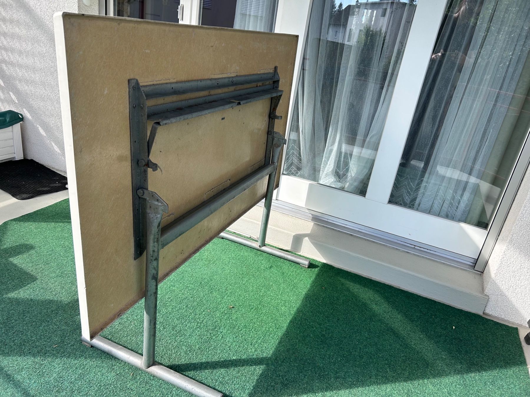Bigla Tavoli: Robuster Bigla Gartentisch, Fiberglas, hell, klappbar – Usato da Solothurn venduto da dbmd333 1
