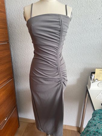 Zara Kleid Gr. S Grau