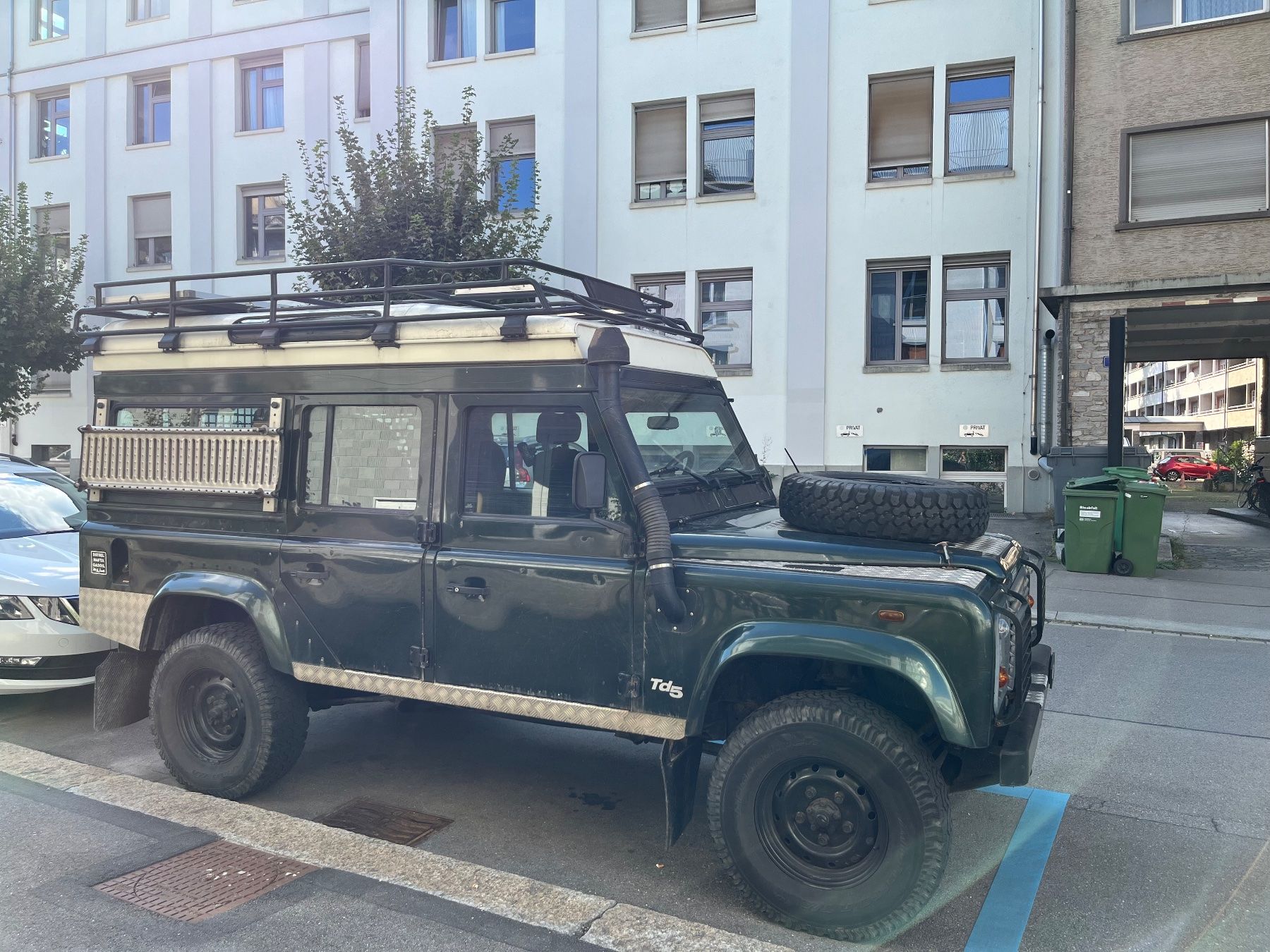 Land Rover Automobili: Land Rover Defender Reisemobil – Usato da Zürich venduto da fabiobuerge 2