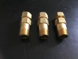 3 Fittinge aus Messing für Sanitär