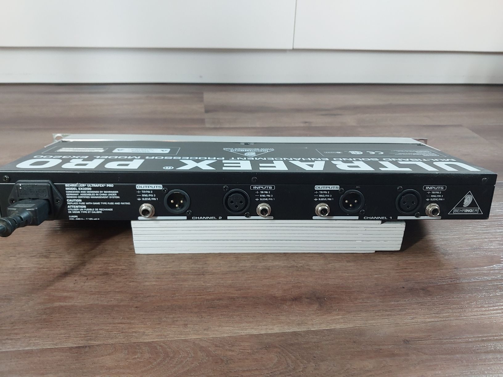 Behringer Equalizzatori: Behringer Ultrafex Pro EX3200 Multiband Sound Enhancer Proce – Usato da Eglisau venduto da HB9ELV 2