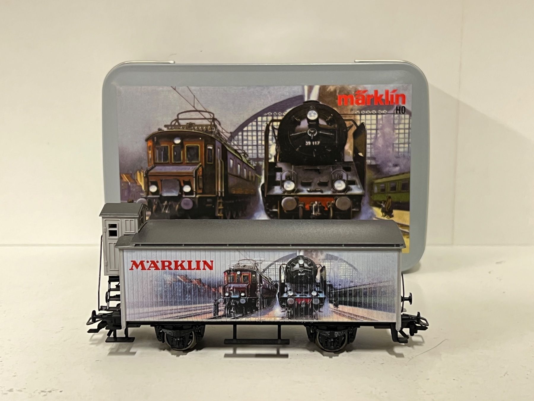 Märklin Trains électriques: Märklin H0 48209 gedeckter Güterwagen – Neuf avec emballage d'origine à Neuenhof par ludovicco
