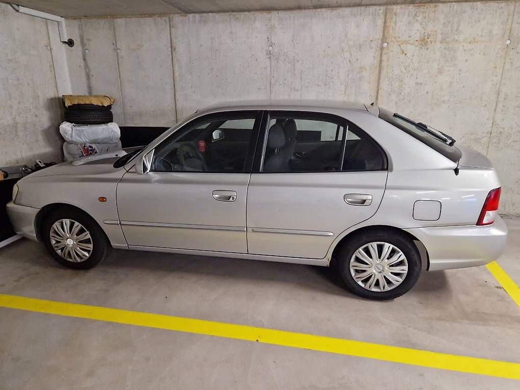 Automobili: Hyundai Accent – Usato da Pfungen venduto da dimeautomobile 2