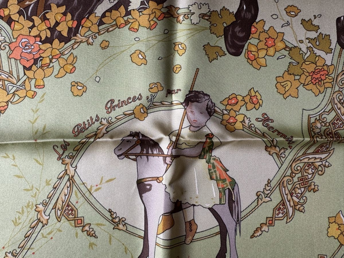 Hermès Foulards & écharpes: Hermès carré 90 Les Petits princes – Neuf (Voir description) à Genève par Allisgood