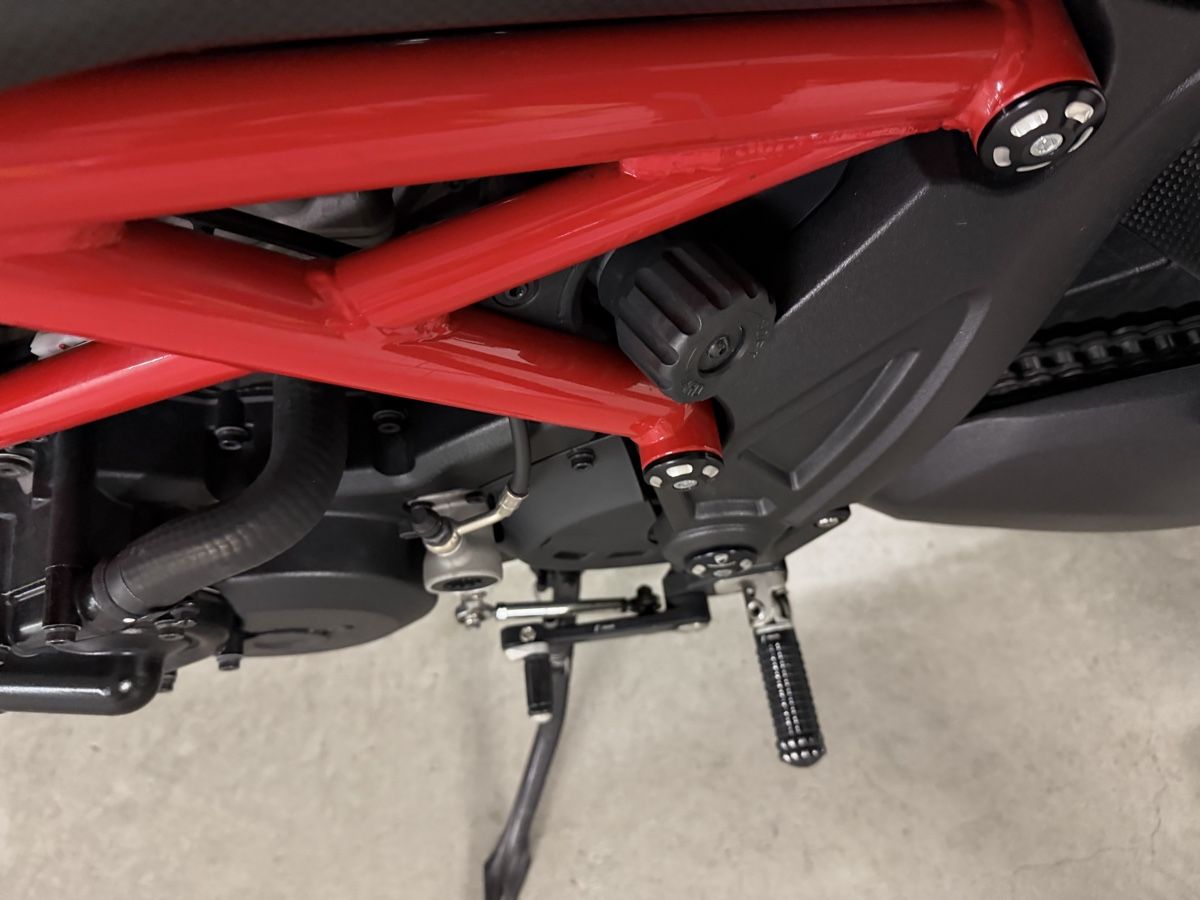 Ducati Strasse: Ducati Diavel Carbon – Gebraucht aus Kloten von Wkaeser 6