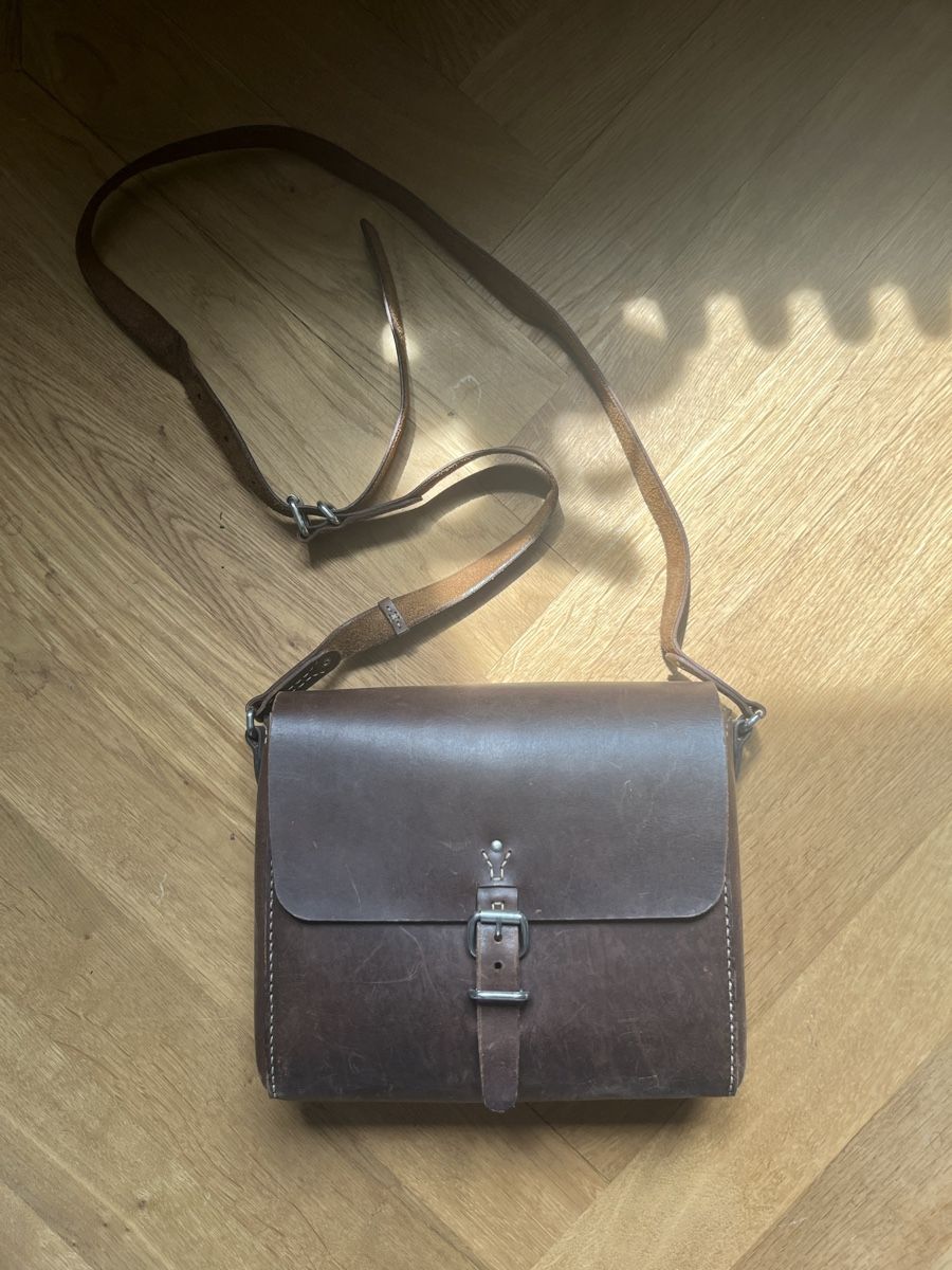 Taschen: Umhängetasche Leder | The Loyal Workshop – Gebraucht aus Zürich von johash 1