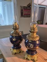 Paire lampes anciennes pétrole porcelaine bleue dorée XIXe
