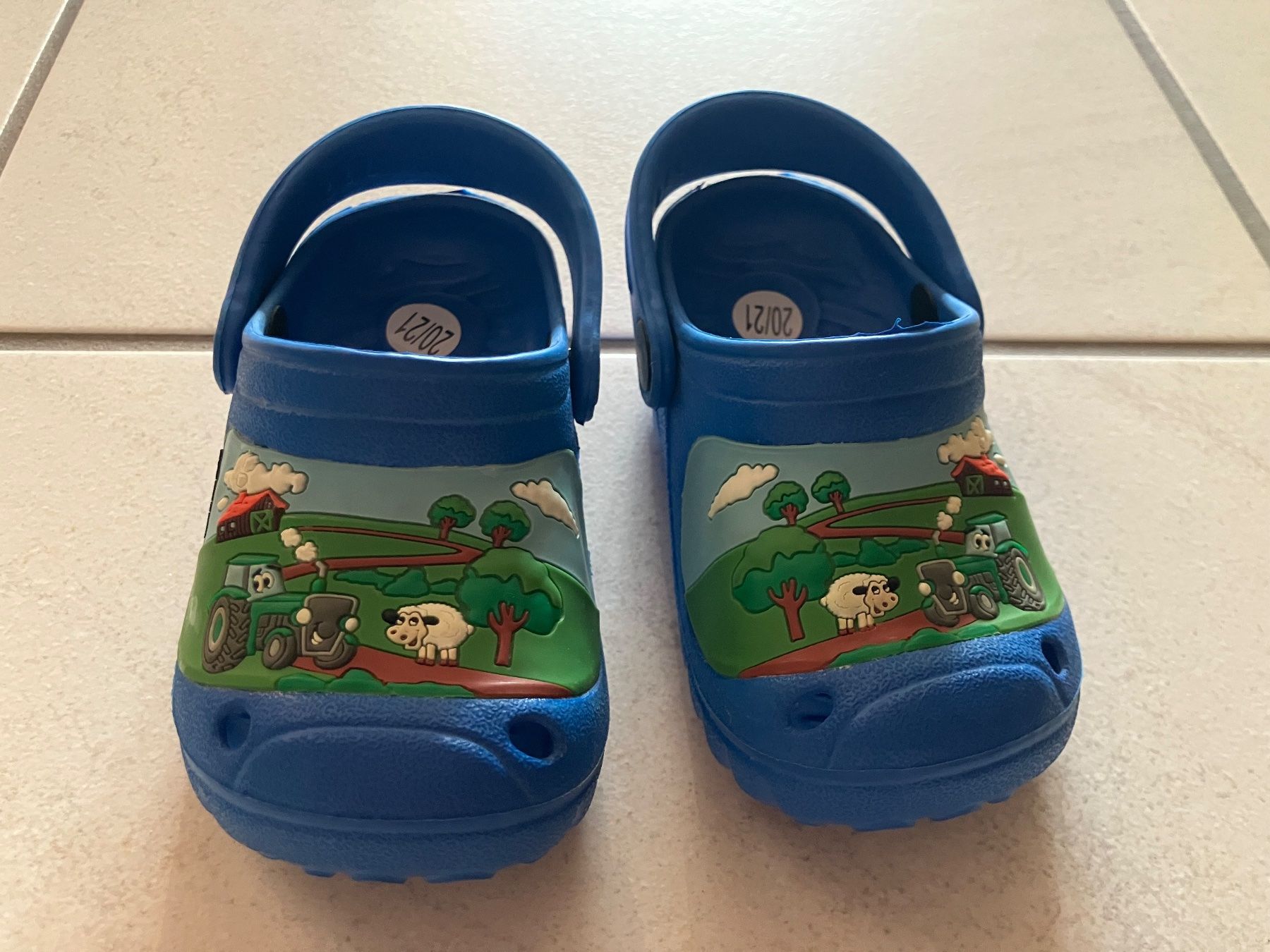 Chaussures garçon: 'crocs' Bauernhof Gr. 20/21 – Neuf (Voir description) à Chur par steffeli04