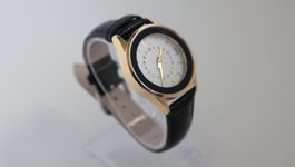 Neuwertige/ungetragen  Damen Uhr. läuft mit Garantie