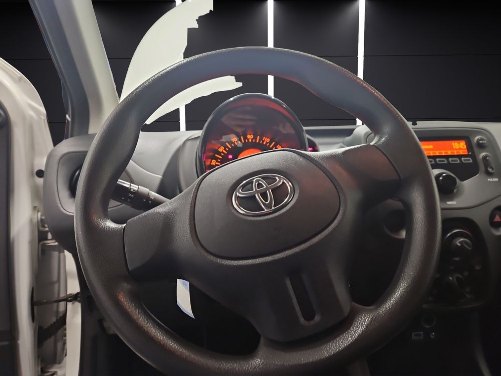 Toyota Automobili: Toyota Aygo, 75'000km, Blanche, Occasion expertisé a jour – Usato da Lucens venduto da dav_n6gv 8