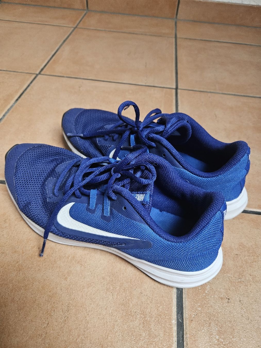 Nike Scarpe per ragazzi: Nike Gr.40 – Usato da Oberkulm venduto da Preneur