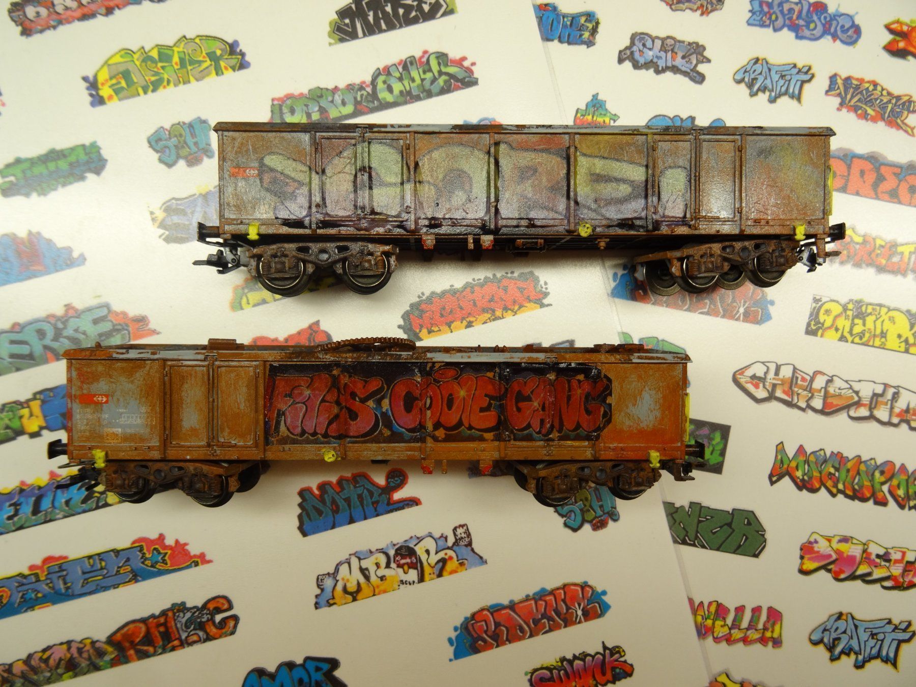 Modellini di ferrovie: 2 cm Graffiti-Motive auf Decalfolie – Nuovo (secondo la descrizione) da Bischofszell venduto da Fons42 2