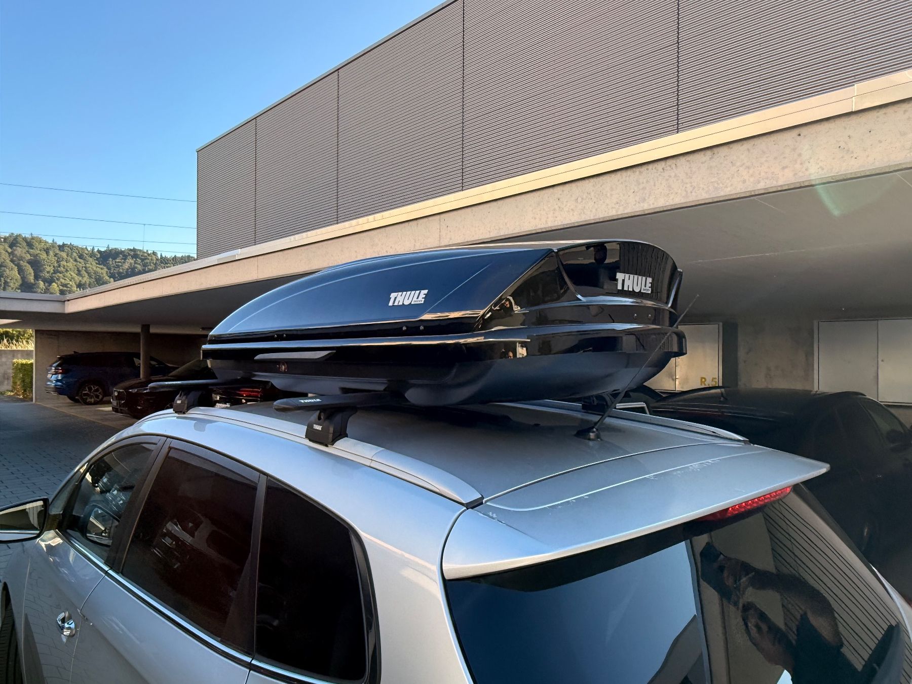 Thule Box da tetto: 1-Tag Miete: Thule Dachbox Motion 800 Sport – Usato da Malters venduto da n.pac 4