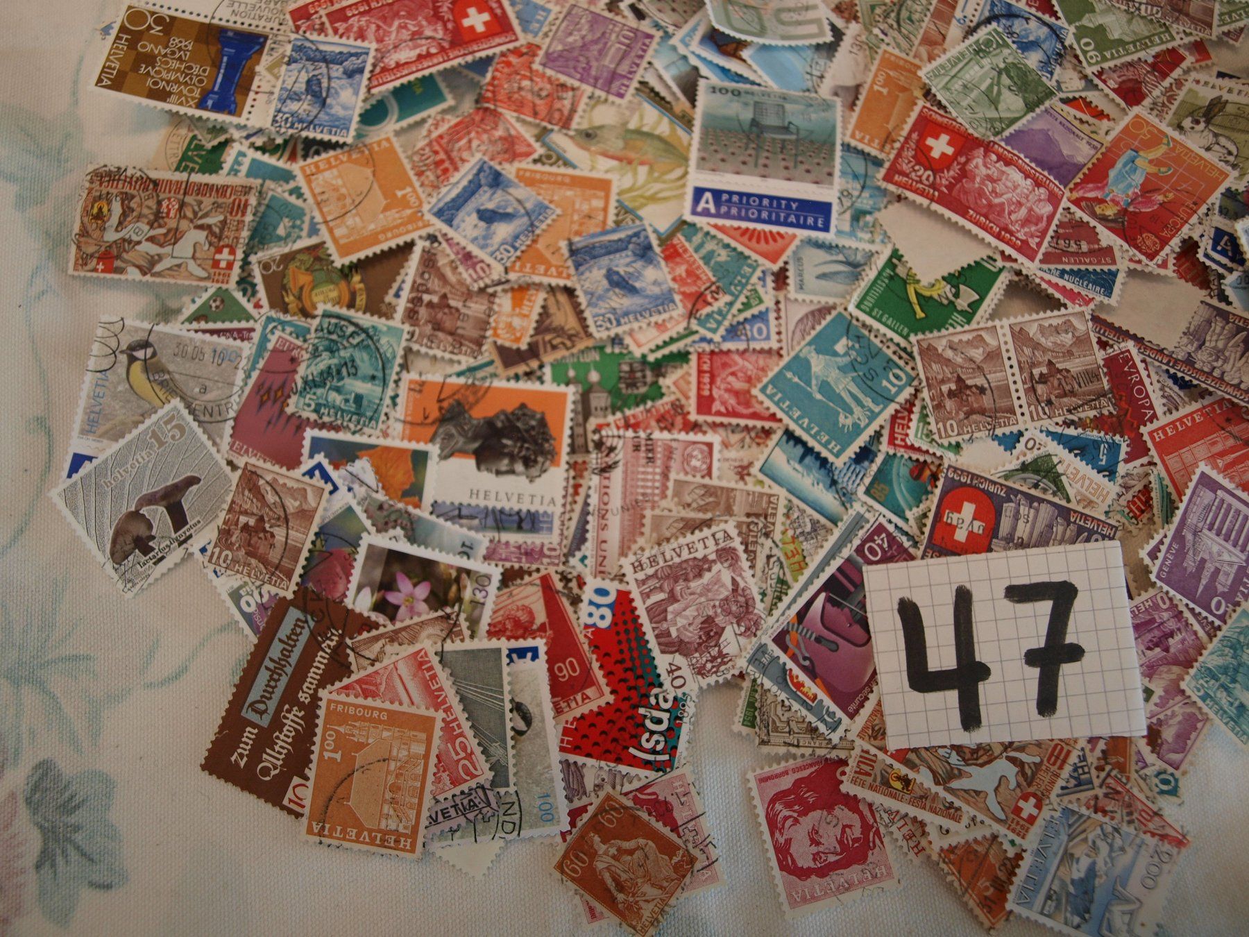Alle Briefmarken: 1000 Schweizer Briefmarken über 70g Gebraucht siehe Bilder – Gebraucht aus Aarau von Marcele0 4