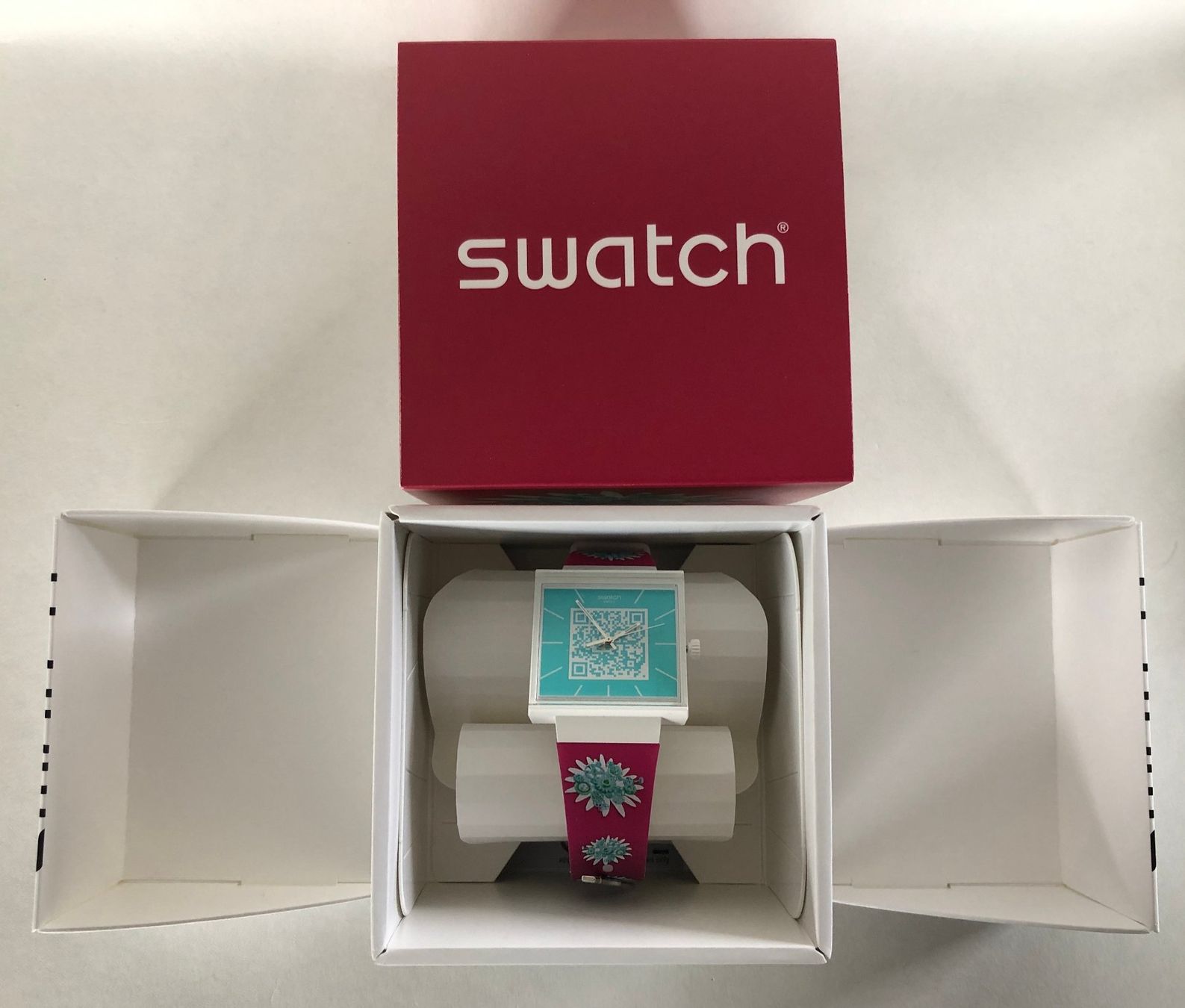 Swatch Orologi: SWATCH SO34Z104 - Aktionärsgeschenk 2025 - QR Code – Nuovo e nell'imballaggio originale da Appenzell venduto da Zimiuno 7