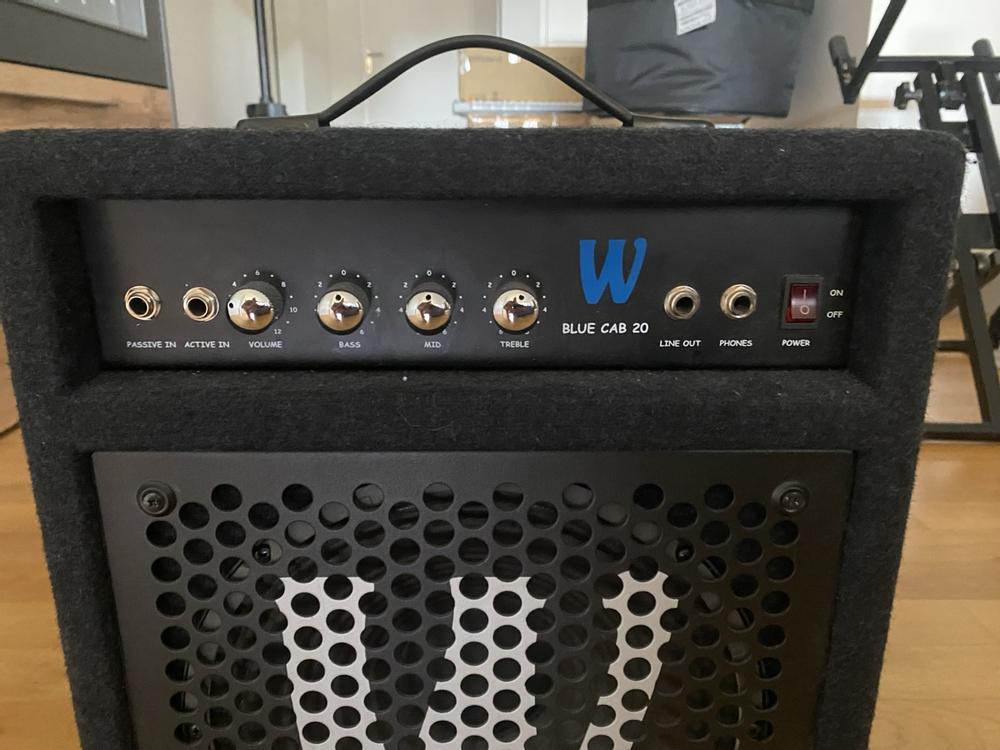 WARWICK BLUE CAB 20 BASS AMP (DEFECTIVE) | Kaufen auf Ricardo