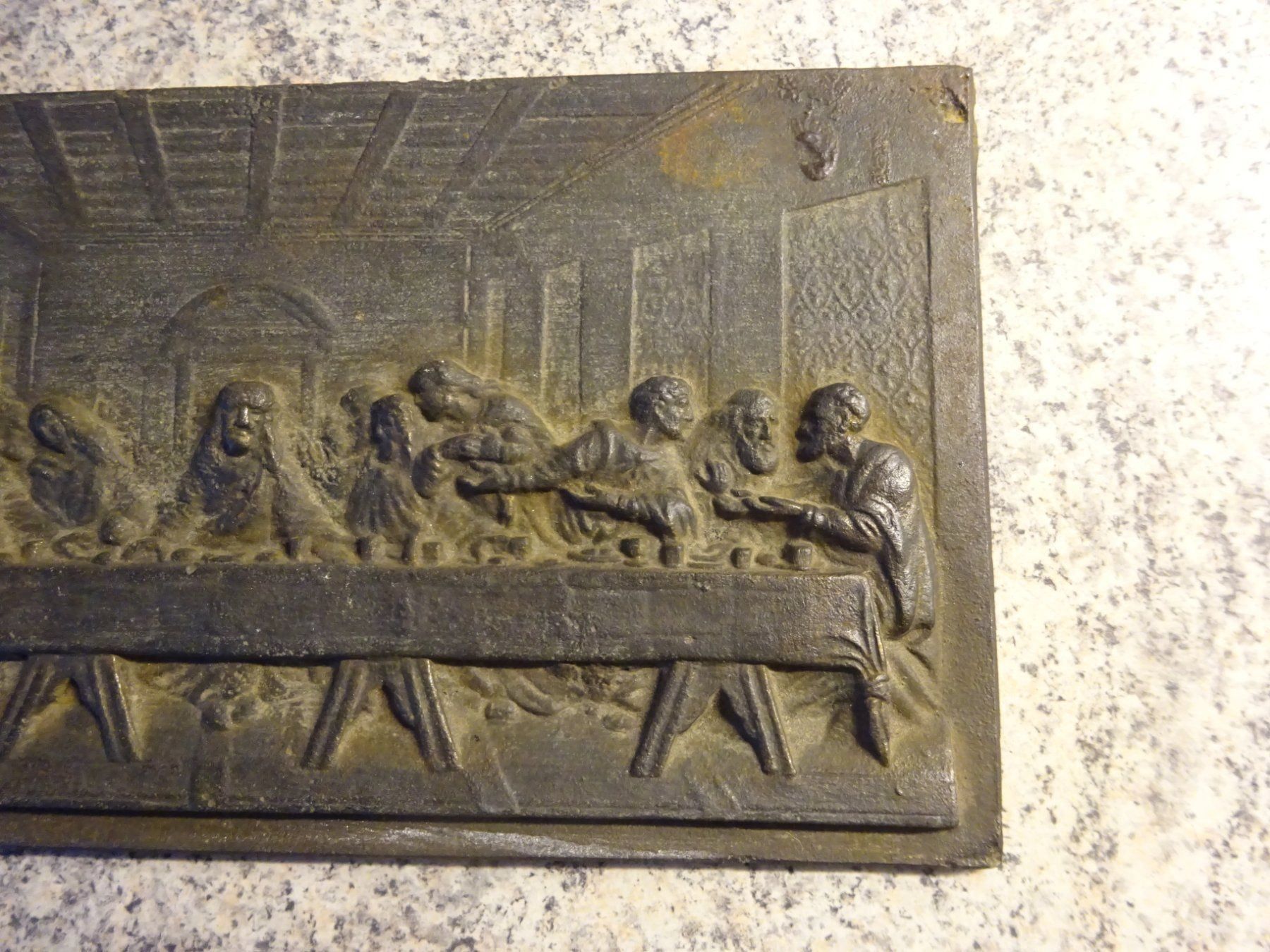 Sculture & Statue: Antike Ofenplatte / Eisenguss – Usato da Esslingen venduto da eintagammeer 1