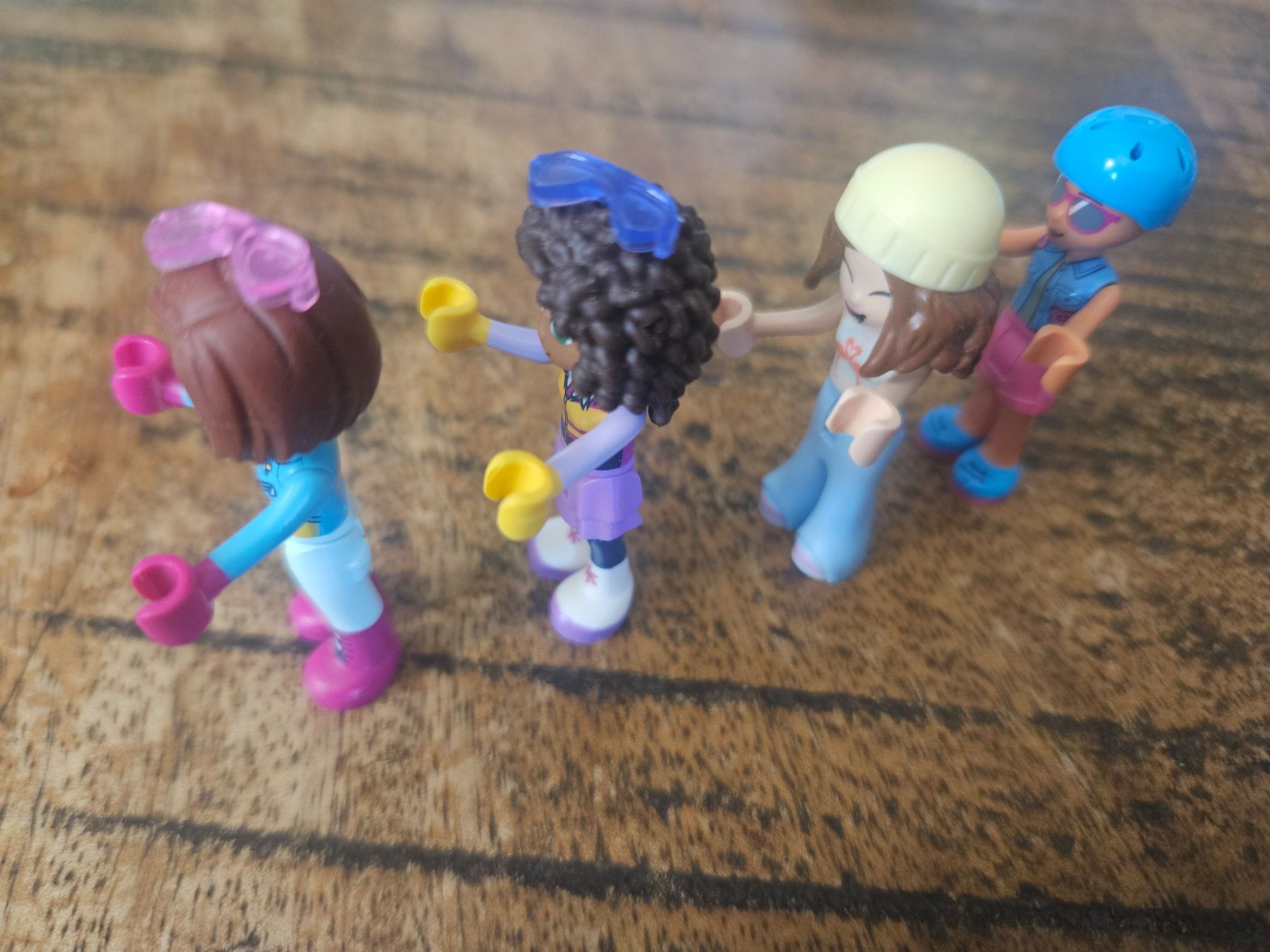 Lego Baukästen: lego lot de 4 figurines friends – Gebraucht aus Confignon von Ecrofigs 2