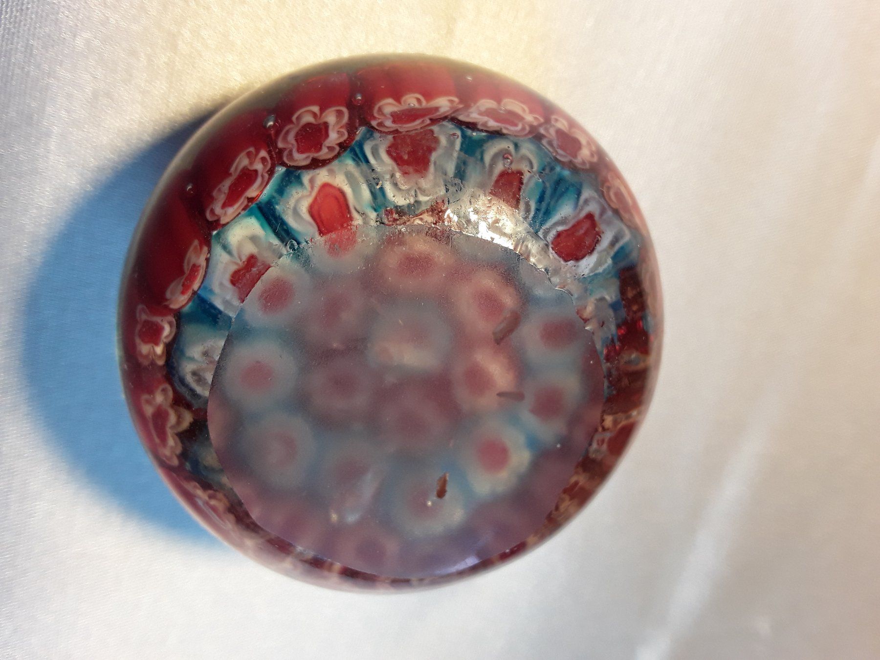 Murano Gläser: Alte Millefiori Briefbeschwerer Blau-Rot – Gebraucht aus Zürich von sanwit 1