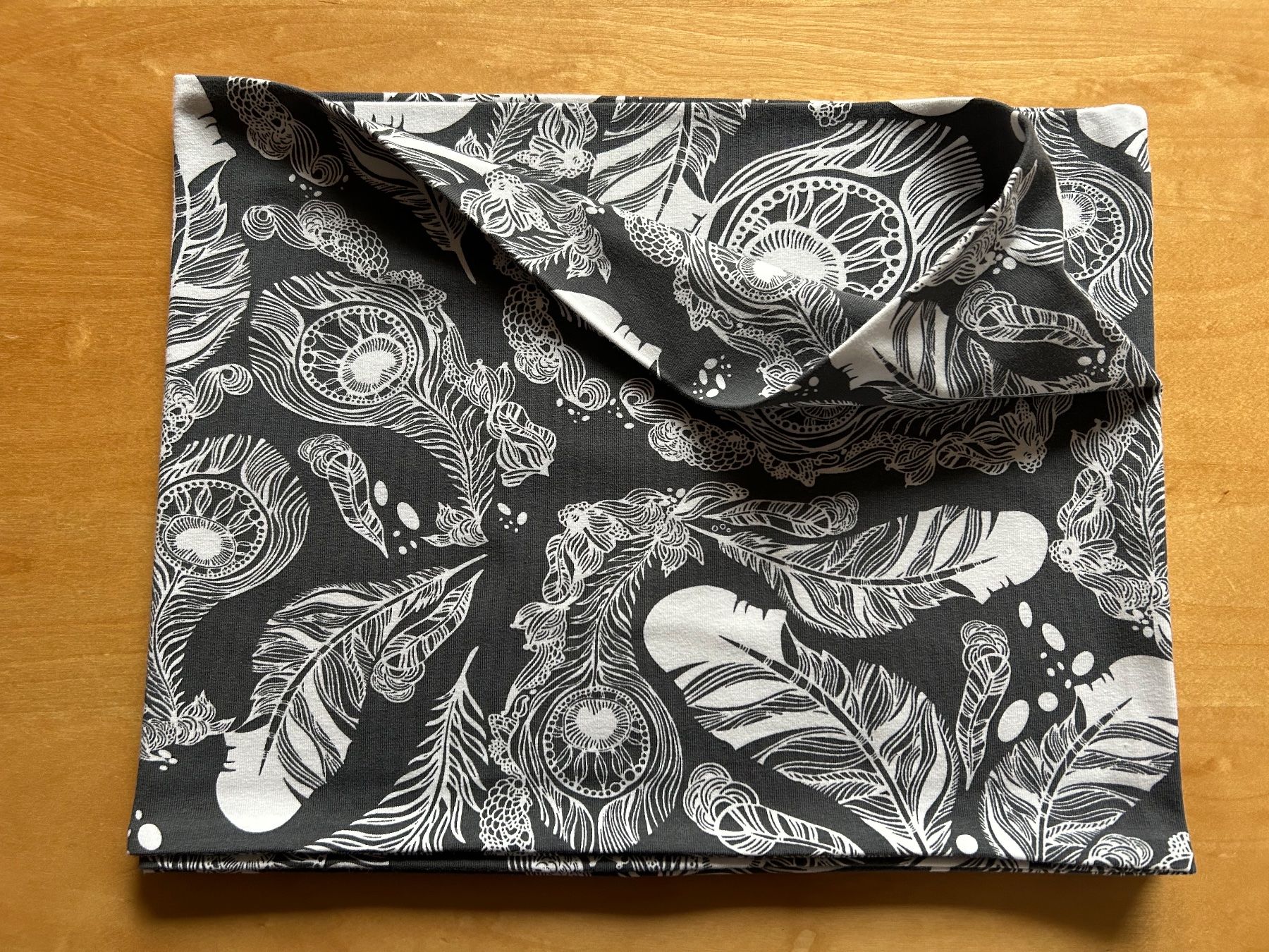 Foulards, Tücher & Schals: Loop -Schlauchschal - Baumwoll-Jersey - Handarbeit- Unikat – Neu und originalverpackt aus Riniken von KreativImKopf 1