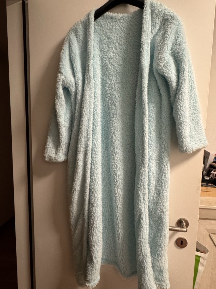 Negligees & Pigiami: Flauschiger Hausanzug in Hellblau, Gr.M - Set mit Bademantel – Nuovo e nell'imballaggio originale da Arlesheim venduto da Eli_77 2