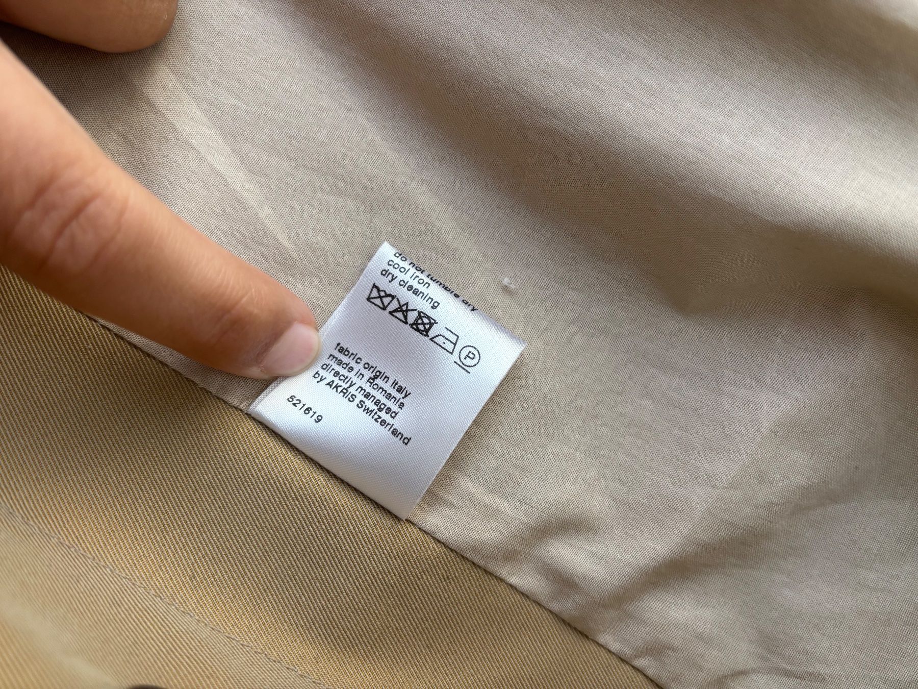 Akris Giacche: Cool Akris punto trench cape D34 – Usato da Zürich venduto da nao_pjh8 9