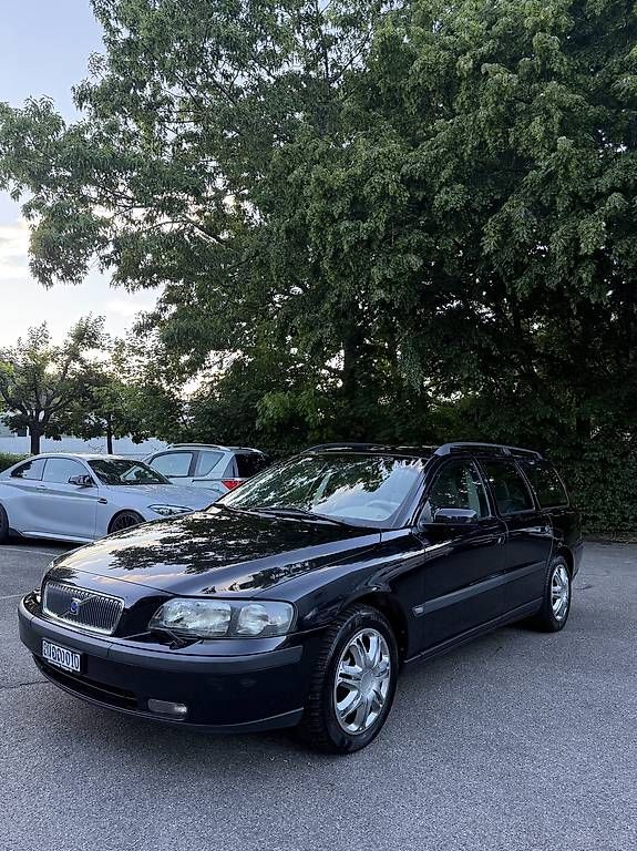 Volvo Automobili: Volvo V70 2.5T – Usato da Schaffhausen venduto da fre_f7bn