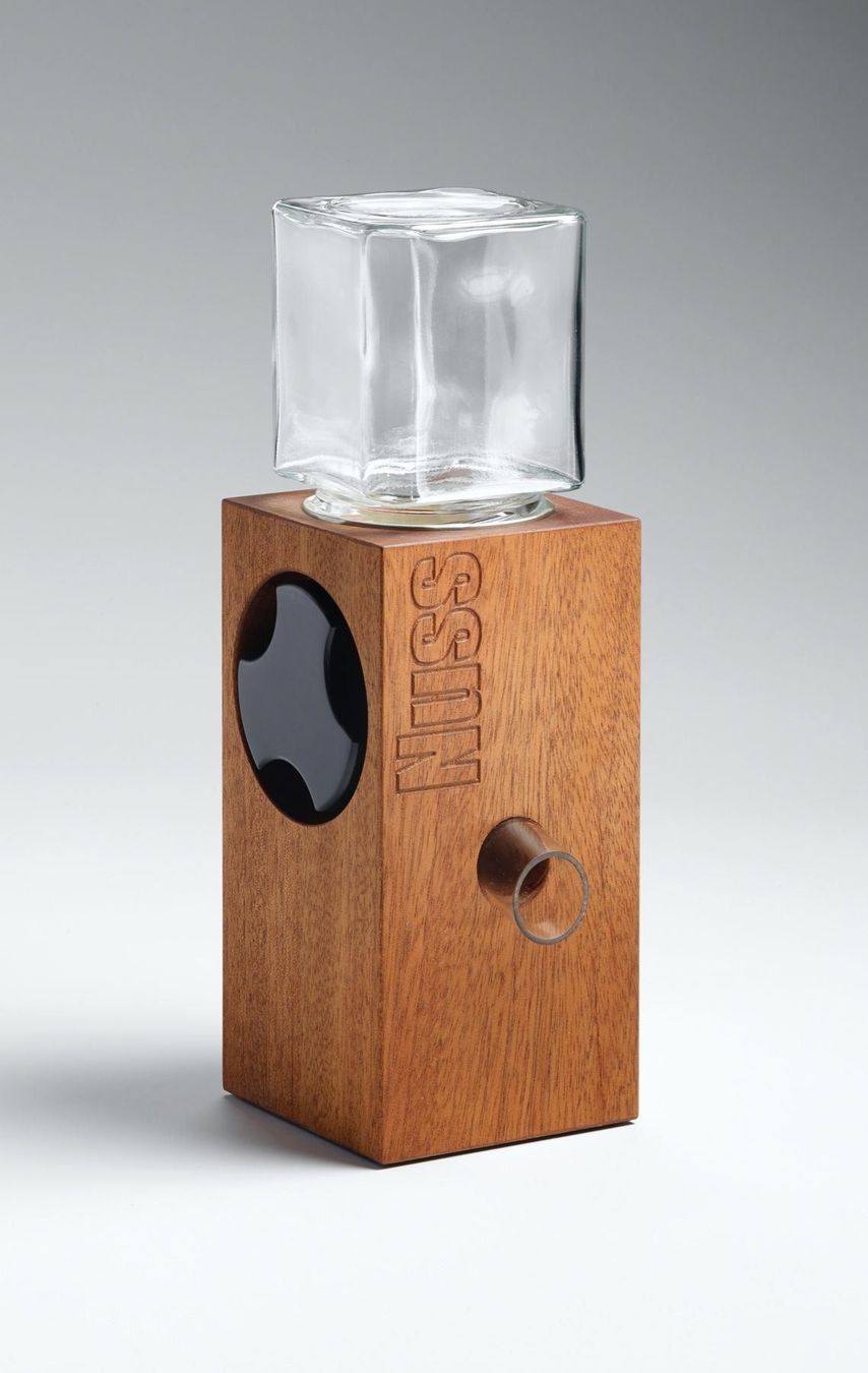 Articoli in legno: Hygienischer Nussspender aus Holz – Nuovo e nell'imballaggio originale da Adetswil venduto da Reto_s4 1