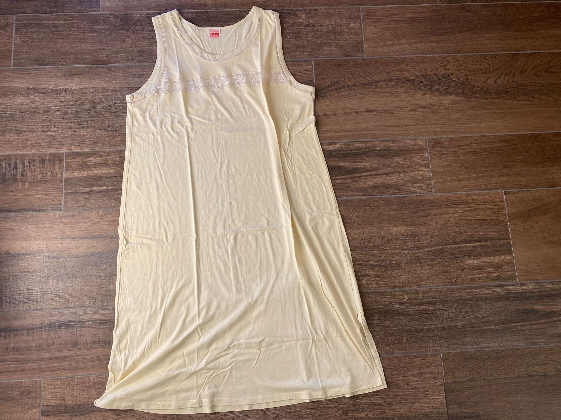 Triumph Negligees & Pigiami: Triumph Nachthemd gelb Gr. 48 – Usato da Pratteln venduto da a23_j2gs