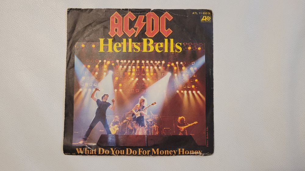 Single AC/DC Hells Bells (Gebraucht) in für CHF 24 – mit Lieferung auf ...
