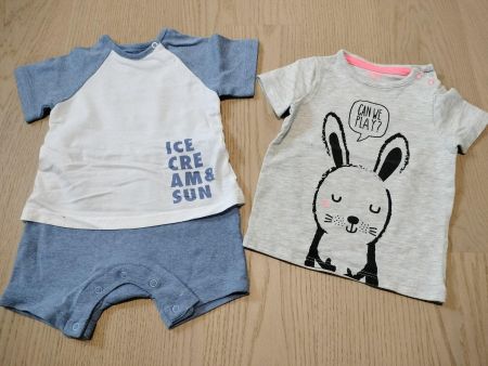 1x T-Shirt, 1x Body-T-Shirt Grösse 68