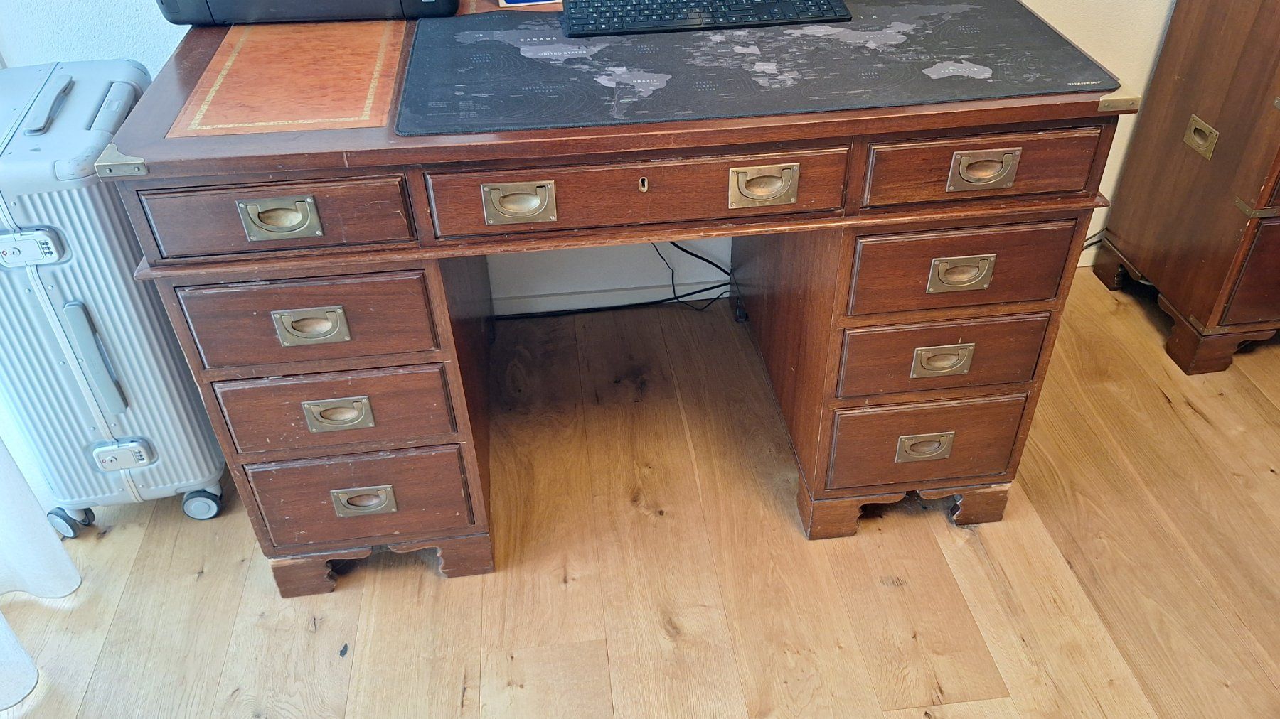 Scrivanie: Bürotisch aus massivem Holz – Usato da Fällanden venduto da Ricardo-Vic 2