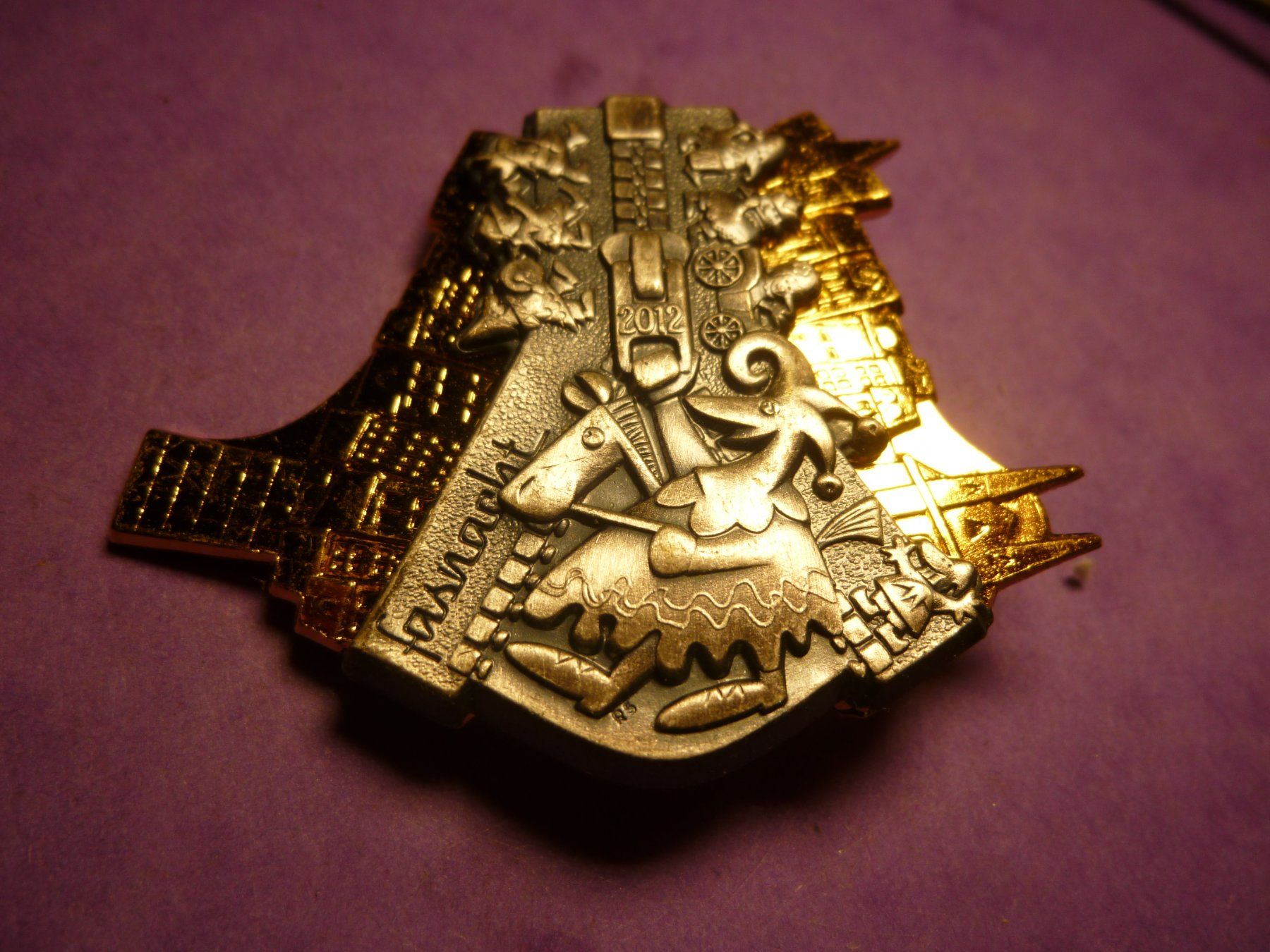 Plaquettes & Badges: BASEL 2012 GOLD – D'occasion à Ried (Muotathal) par Mandarin02