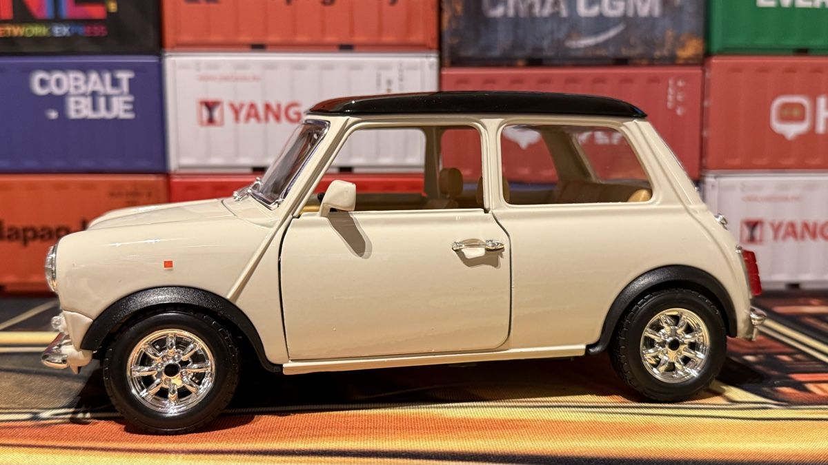Cooper Voitures modèles: Mini Cooper 1:18 cremeweiss 1:18 – D'occasion à Basel par Zomeg 1