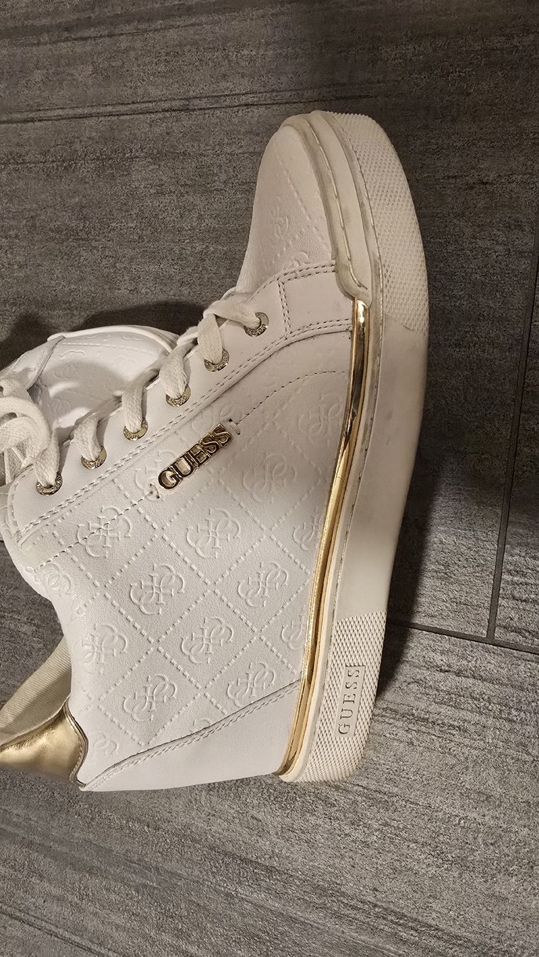 Guess Scarpe da donna: Guess Turnschuh – Usato da Serneus venduto da flower111 2