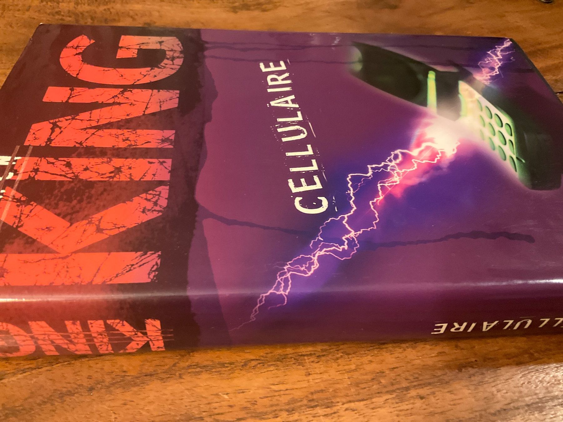 Bücher: Roman Cellulaire de Stephen King grand format – Gebraucht aus Avenches von Lactobacille 1