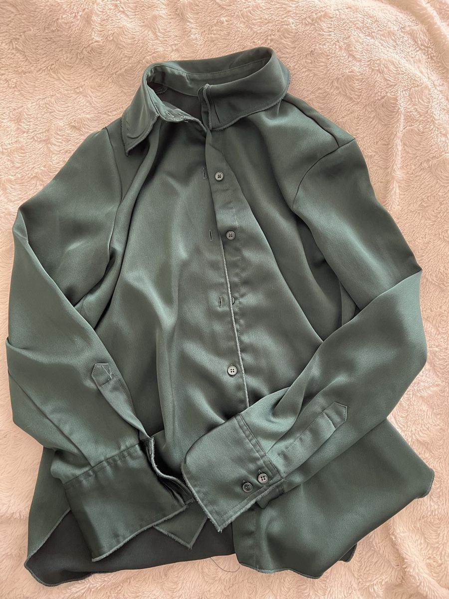 Camicette: Elegante Satinbluse in Tannengrün – Nuovo (secondo la descrizione) da Nyon venduto da ver_z2cy