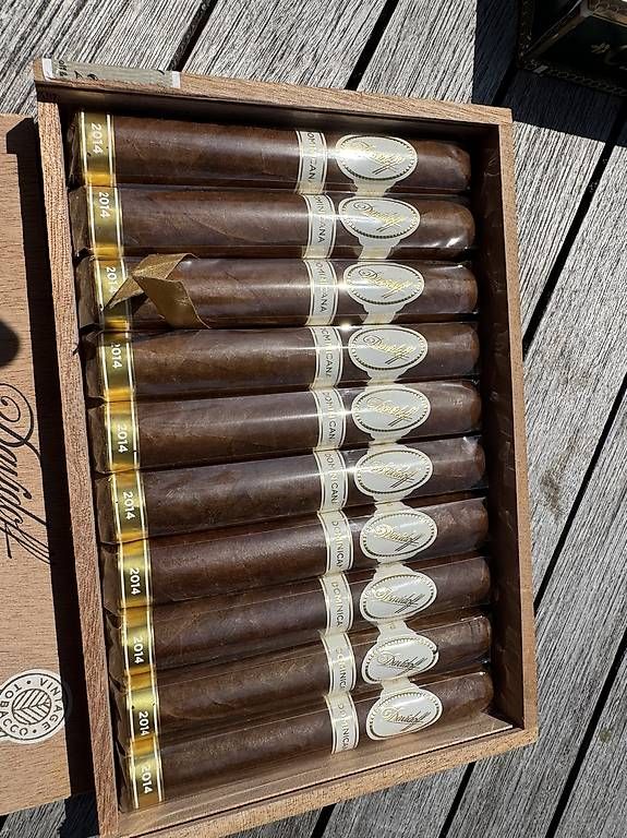 Sigari: Davidoff Dominicana Robusto 2014 Zigarren – Usato da kreuzlingen venduto da hel_v9zj 1
