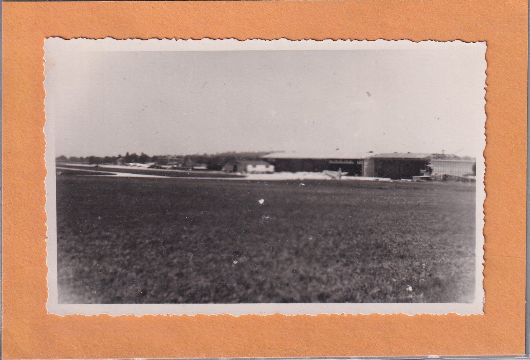 Ansichtskarten: Payerne - Aéroport - 1945 – Gebraucht aus Orvin von Pyaeschli