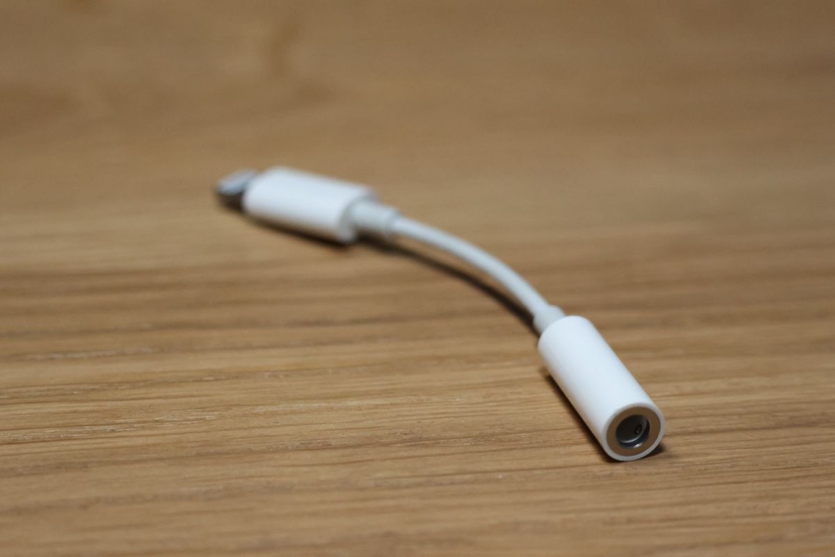 Apple Unità & Adattatore: Apple Lightning auf 3.5mm Kopfhöreranschluss Adapter – Usato da St. Gallen venduto da UsDeSchwiz 1