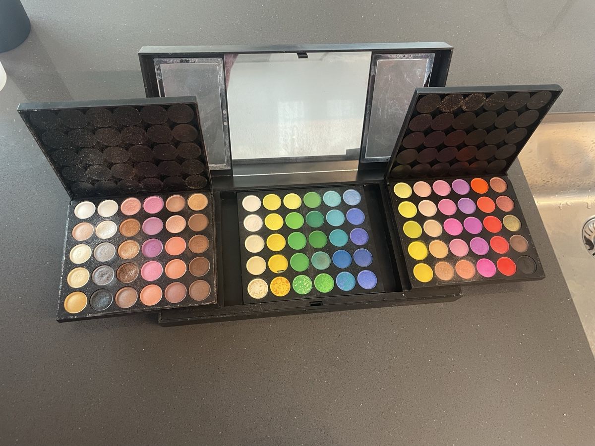 Maquillage: Lidschattenpalette – D'occasion à Müllheim-Dorf par Wilernaescht 2