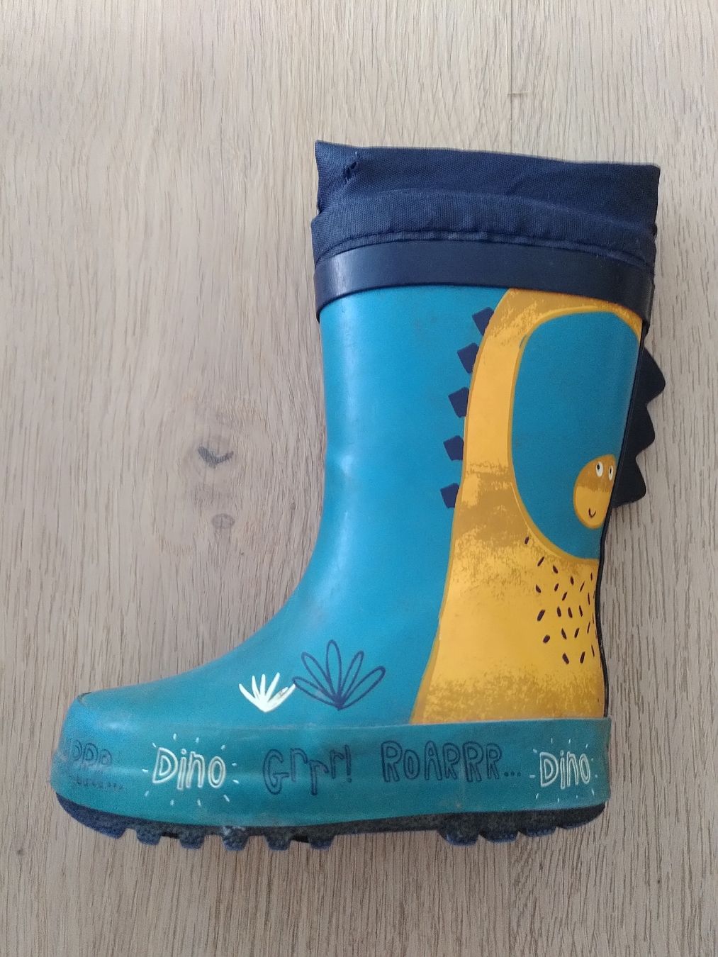 Schuhe für Jungen: Gummistiefel - Grösse 20 - Dinosaurier  – Gebraucht aus Penthaz von ann_l7zt 2