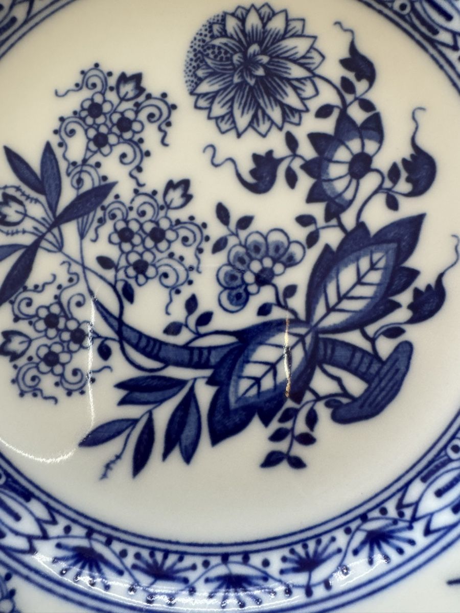 Assiettes: Teller Hutschenreuther Zwiebelmuster  – D'occasion à Lanzenhäusern par Galaa 2