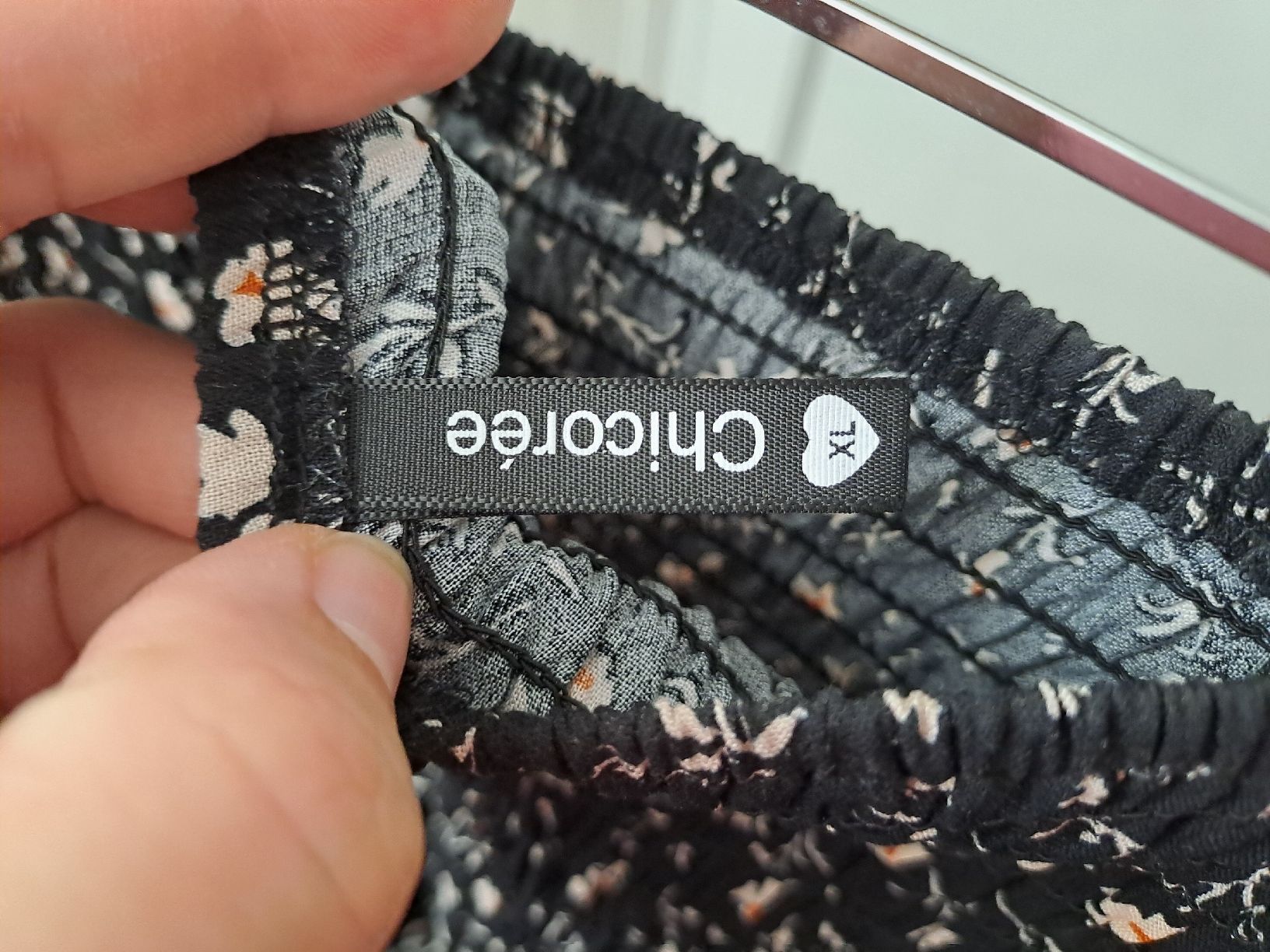 Röcke: Chicoree Rock schwarz geblümt Gr XL  – Gebraucht aus Rickenbach LU von bishiida 2