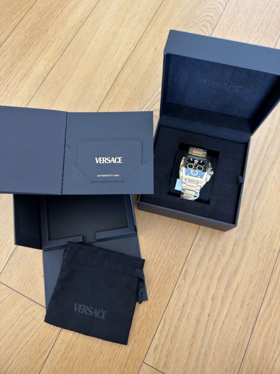 Versace Uhren: Versace DOMINUS - CHRONOGRAPH - GOLD-COLOURED/BLACK – Neu und originalverpackt aus Zollikofen von cedi52