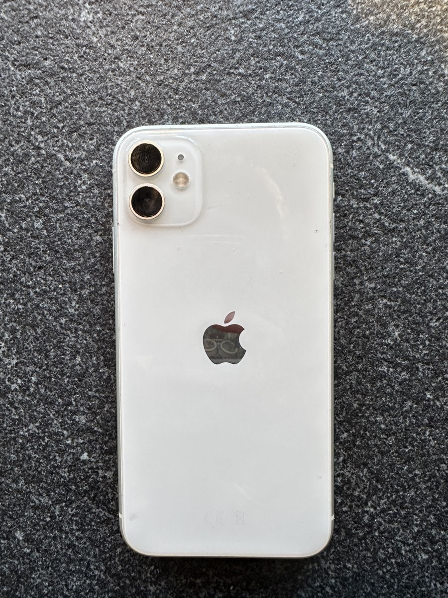 Apple Telefoni cellulari / Smartphones: IPhone 11, 128GB, weiss inkl. Hülle – Usato da Winterthur venduto da sar_hfc9 1