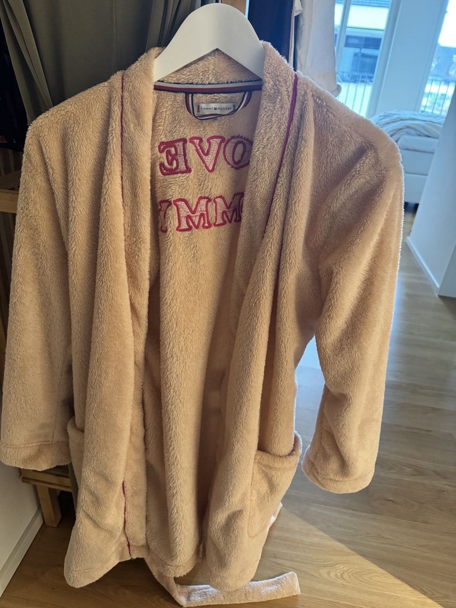 Bademäntel: Tommy Hilfiger Bademantel Grösse S – Neu (gemäss Beschreibung) aus Bremgarten AG von val_ch