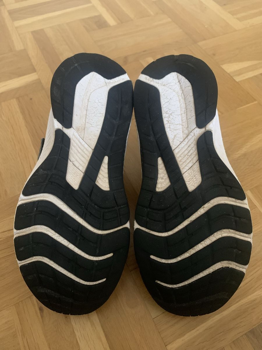 Schuhe für Jungen: Kinderturnschuhe – Gebraucht aus Basel von Pardesi84 2